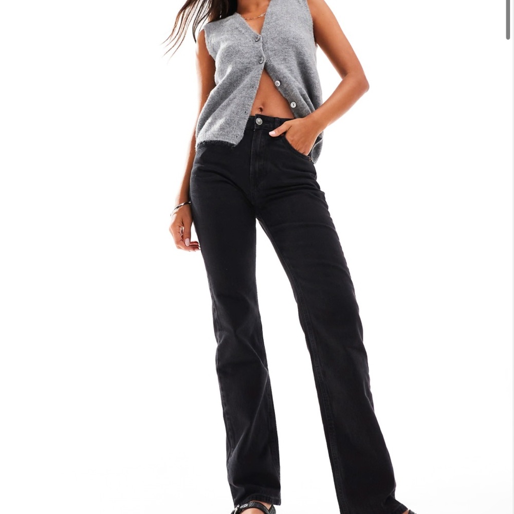Brand New: straight leg Stradivarius black jean